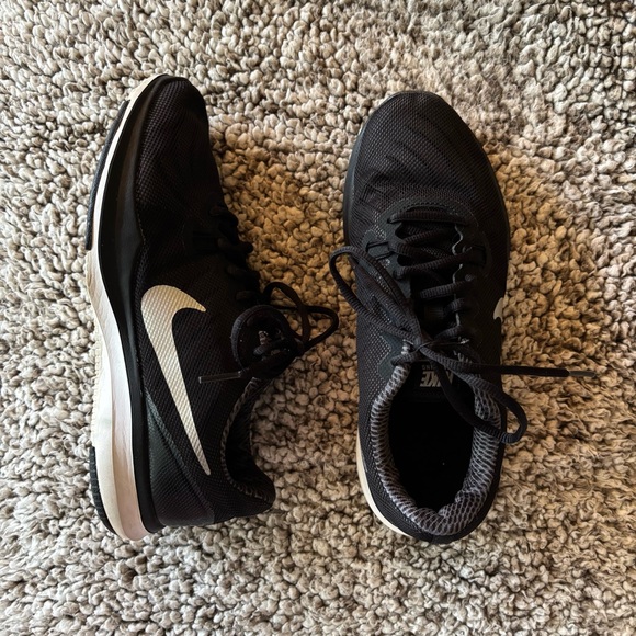 Nike Shoes - Women’s Black Nike Tennis Shoes / Training Shoes Size 7.5